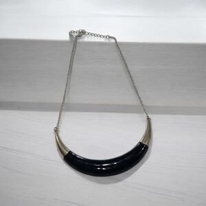 Black and gold collar necklace
